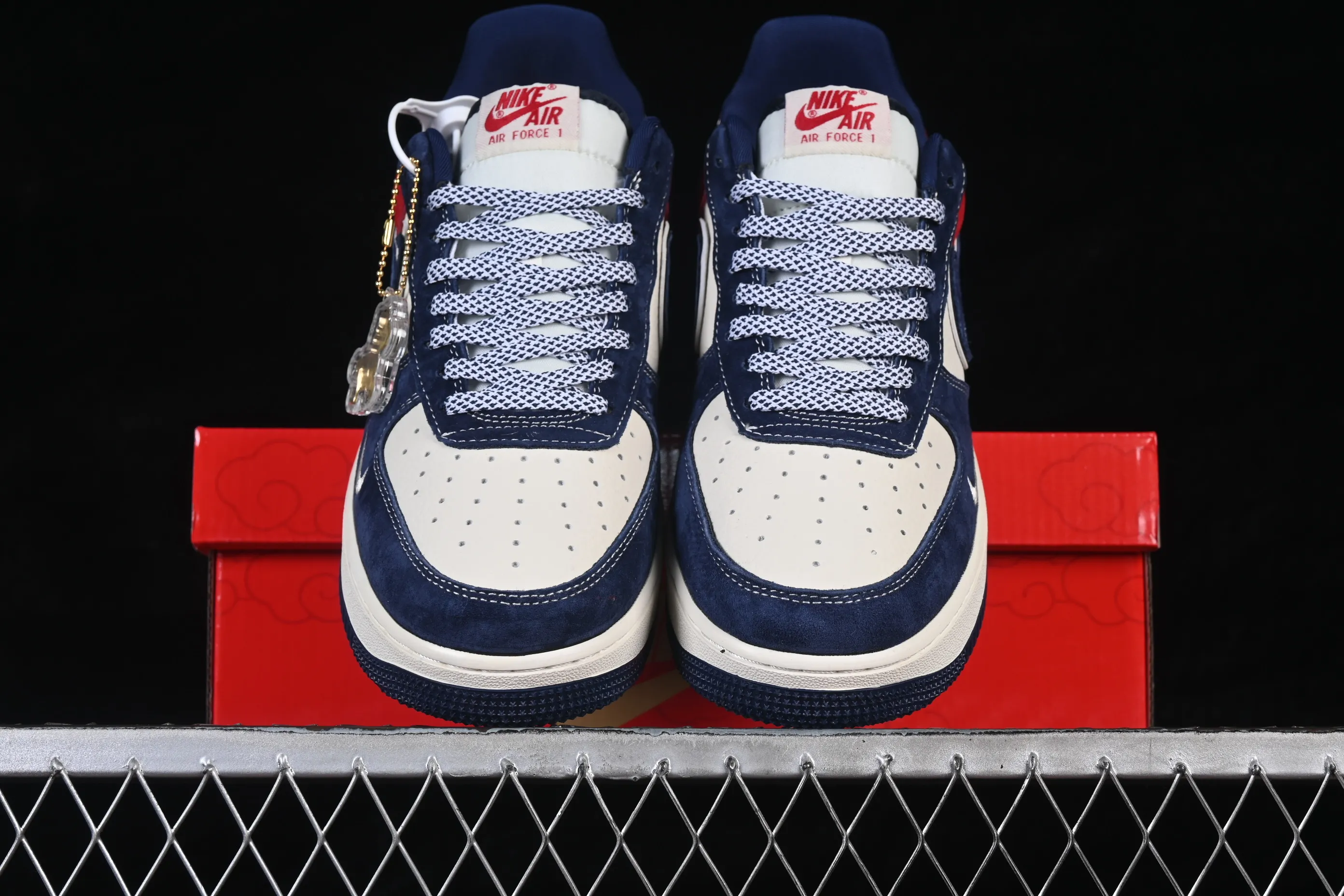 All categories Nk Air Force 1 Air Force series Nk Air Force 1 Low Air Force low-top Nike Air Force 1'07 Low Year of the Horse limited national style Air Force 1 low-top casual sneakers DF0188-136